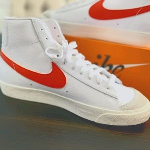 Nike Blazer Mid 77 VNTG white/ mantra orange-sail